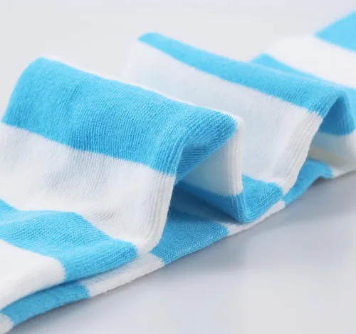 Vista 3 de Bestjybt Calcetines altos hasta el muslo para mujer, calcetines por encima de la rodilla, calentadores de piernas para disfraz