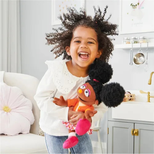 Vista 3 de GUND Sesame Street - Peluche oficial de Gabrielle, muñeca de felpa prémium para edades de 1 año en adelante, 13 pulgadas