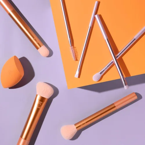 Vista 11 de Real Techniques - Juego de 8 piezas de brochas y esponjas Level Up, brochas de maquillaje para sombra de ojos, base, colorete y bronceador, esponja