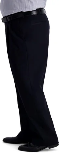 Vista 2 de Haggar - Pantalón informal con cintura expandible y plisado por delante, ajuste clásico, pantalón caqui, no necesita planchado