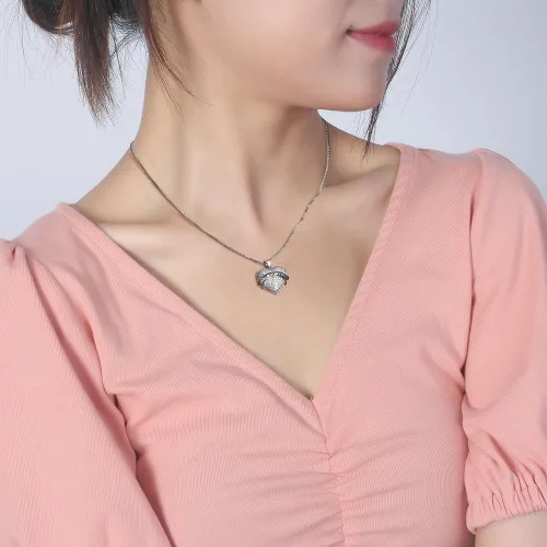 Vista 5 de Ginger Lyne - Collar de corazón para mamá francesa para mujer, colgante de perro cachorro y cadena de caja, collar de bulldog francés para ella