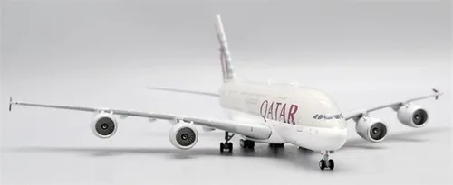 Vista 4 de JC Wings para Qatar para Airbus A380 A7-APG 1/400 DIECAST modelo de avión preconstruido