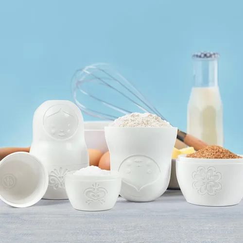 Vista 3 de Genuine Fred M-Cups - Tazas medidoras estilo matrioska, juego de 6, tazas medidoras anidadas estilo muñeca rusa, color blanco