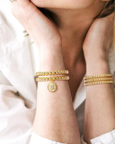 Vista 4 de adoyi Gold Silver Bracelets for Women Beaded Bracelet 14K Gold Plated Bracelet Stack Initial Letter A-Z Strand Stretch Bead Stackable Bracelet Set