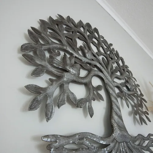 Vista 3 de Arte metálico del árbol de la vida con raíces celtas de comercio justo de Haití, 23 pulgadas