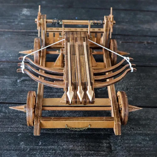Vista 3 de The Wu-HOU Crossbow Chariot Three Kingdoms Weapons Scale Model Kits-DIY Rompecabezas de madera 3D Juguete de mesa Retro Mecánico