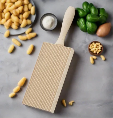 Vista 2 de Cuisinox Tablero de madera para pasta de ñoquis y cavatelli, madera de playa, 8 x 5 pulgadas