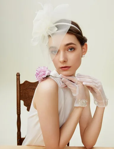 Vista 2 de BABEYOND Fascinador con diadema de velo de plumas, pinza para el cabello, pastillero para fiesta de té, sombrero de derby, tocador de novia, velo
