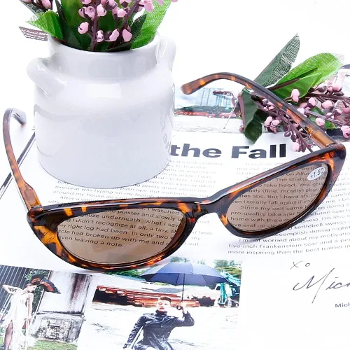 Vista 3 de AQWANO Reading Glasses Women - Cat Eye Ladies Computer Readers