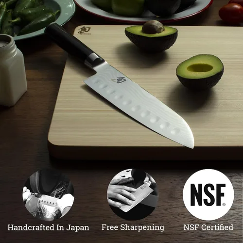 Vista 5 de Shun DM0718. Cuchillo Santoku de 7 pulgadas.