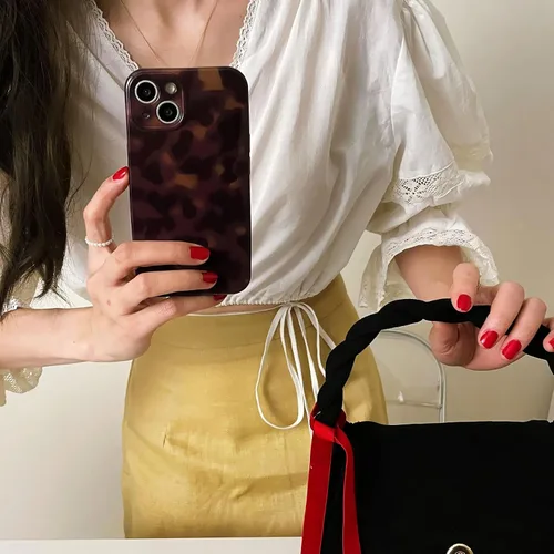Vista 4 de Funda protectora estética de tortuga para iPhone 12 de 6.1 pulgadas, diseño retro con estampado de leopardo y ámbar marrón y ámbar para iPhone 12
