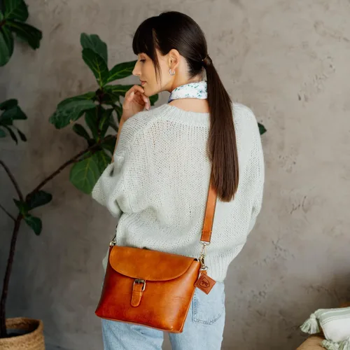 Vista 2 de BERLINER BAGS Bolso bandolera de cuero genuino vintage Catalina, bolso bandolera pequeño para mujer