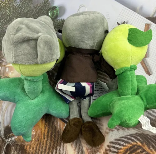 Vista 6 de JHESAO Juego de 3 piezas de plantas y zombis de peluche de zombis, guisante de juguete de zombis, 1 2 muñecos de guisante Gatling suave, muñeco