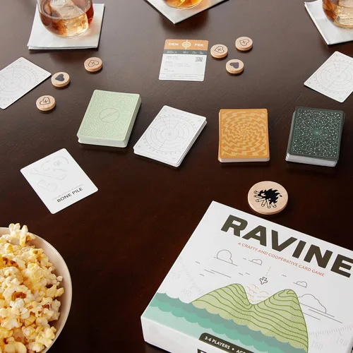 Vista 6 de Stellar Factory Ravine: un juego de cartas astuto y cooperativo
