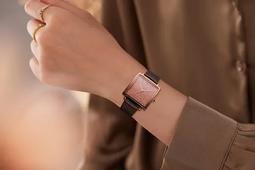 Vista 4 de SURVAN WatchDesigner Wrist Watches for Women Japanese Quartz Fashion Waterproof Womens Watch Crystal Dial Leather Strap Adjustable Bracelet Wrist