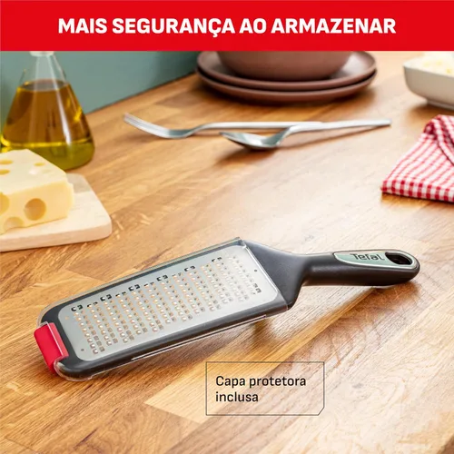 Vista 5 de Rallador Tefal Ingenio Negro, con cuchillas dobles afiladas, base antideslizante y tapa protectora, seguridad, eficiencia y estabilidad en rejilla