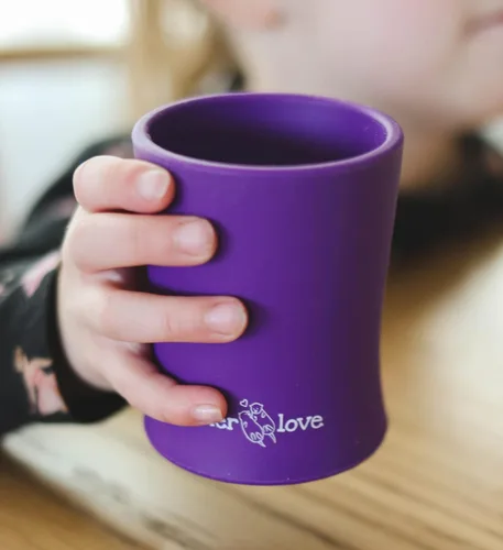 Vista 2 de otterlove Taza de entrenamiento de silicona para bebés y niños pequeños, aprobada por OT pediátrica, 100% silicona LFGB pura de platino, irrompible