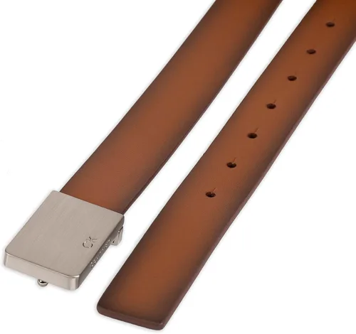 Vista 4 de Calvin Klein Cinturón con hebilla de placa moderna y detalle de logotipo para pantalones de vestir, para hombre