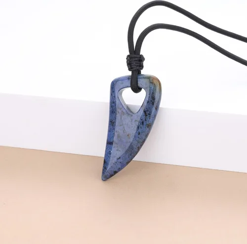 Vista 4 de COAI Collar de diente de lobo con colgante de piedra de amuleto para hombre y mujer