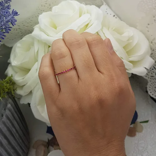 Vista 6 de Dazzlingrock Collection Anillo de boda elegante con piedras preciosas o diamantes redondos para mujer en oro macizo
