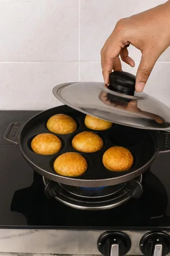 Vista 3 de SHRIYA Appam Patra Patra Paniyaram - Sartén antiadherente con tapa de acero inoxidable, 7 cavidades