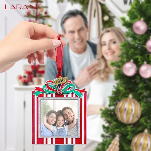 Vista 4 de Adornos de árbol de Navidad Laraine – Juego de 3 piezas colgantes decorativos, regalo de recuerdo navideño 2025, colgante con inserto de marco