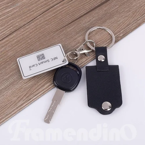 Vista 4 de Framendino, Llavero de imagen personalizado con protección de cuero para fotos con foto personalizada para regalos de amantes de la familia