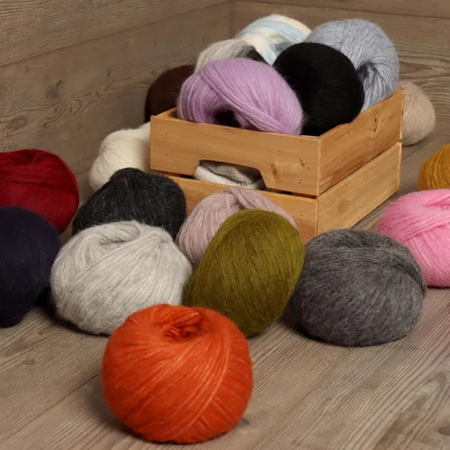Vista 6 de Pullu - Juego de 3 madejas de hilo de lana de alpaca bebé y merino (150 gramos) de peso worsted - Procedencia directa de Perú - Celestialmente suave