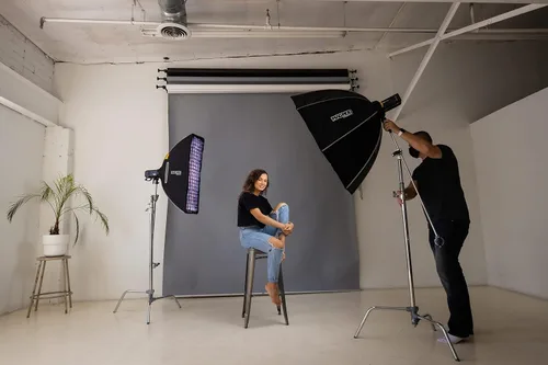 Vista 4 de MagMod MagBox Pro 42 Octa Starter Kit Bundle, con MagBox Pro 42 Octa Softbox, MagShoe 2, MagRing 2 y MagGrip 2, sistema completo de iluminación