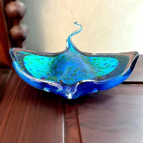 Vista 3 de Estatuilla de animales marinos soplados de vidrio hecho a mano, escultura de pescado del diablo, decoración moderna en miniatura para el hogar