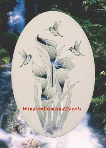 Vista 2 de Lily & Hummingbirds - Calcomanía ovalada para ventana, vinilo de vidrio, 21 x 33 pulgadas, color blanco con elementos de diseño transparentes