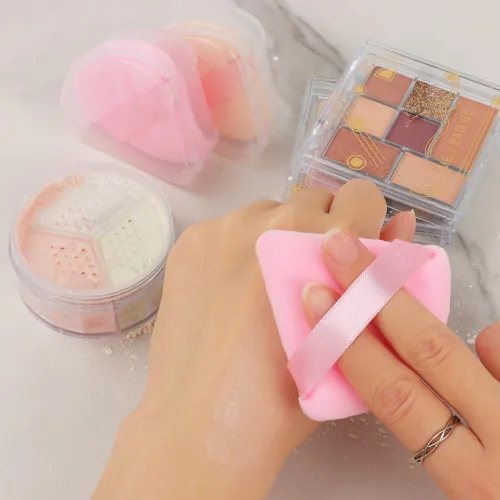 Vista 5 de Ocim 6 piezas de esponjas triangulares para polvo facial, esponjas suaves de terciopelo para polvo de maquillaje con estuche, negro y nude 2-negro