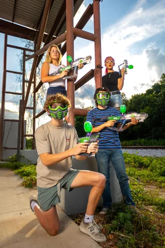 Vista 5 de Gel Blaster Surge 2 con activador de brillo Starfire integrado, juguete GelBlaster mejorado con rango de más de 100 pies, modos semiautomáticos