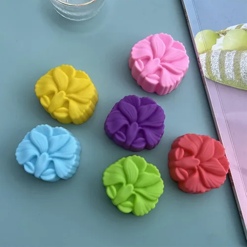 Vista 2 de 36 PCS Moldes para Hornear en Forma de Flor de Silicona Grado Alimenticio Antiadherente Mini Bandejas para Cupcakes, Pudines, Chocolates