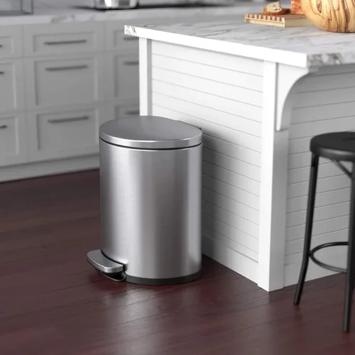 Vista 2 de iTouchless SoftStep - Cubo de basura para el hogar de 5.3 galones con desodorante y cubo interior extraíble, acero inoxidable, 20 litros de basura
