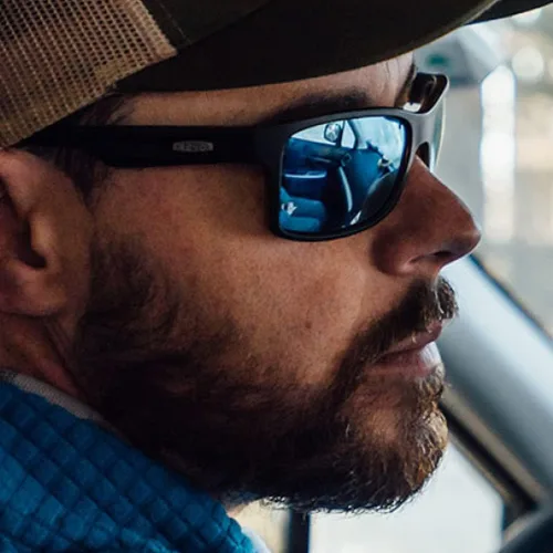 Vista 4 de Revo Gafas de sol polarizadas Espen x Bear Grylls Marco rectangular Marco azul mate con lente de grafito