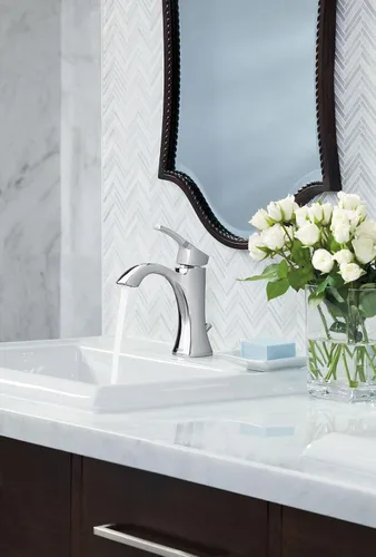 Vista 2 de Moen Voss – Grifo monomando de un solo agujero para lavabo de baño, cromado, con placa de cubierta opcional, 6903