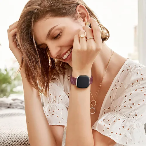 Vista 6 de Ouwegaga Banda elástica compatible con Fitbit Versa 4 bandas/Sense 2/Sense/Versa 3 bandas para mujeres y hombres, correa deportiva ajustable de A1