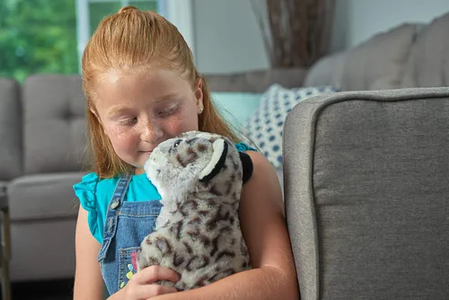 Vista 5 de Wild Republic Leopardo de la nieve, Cuddlekins, animal de peluche, 12 pulgadas, regalo para niños, juguete de peluche, relleno es botellas de agua