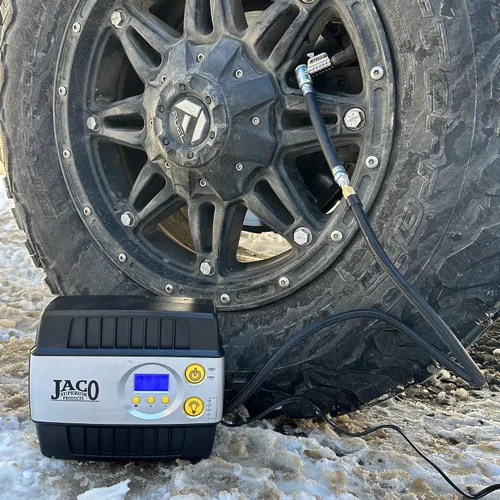 Vista 7 de JACO SmartPro - Compresor de aire para inflador de neumáticos de 12 V (máximo 100 PSI) con extensión de manguera Lightning L2X (paquete)
