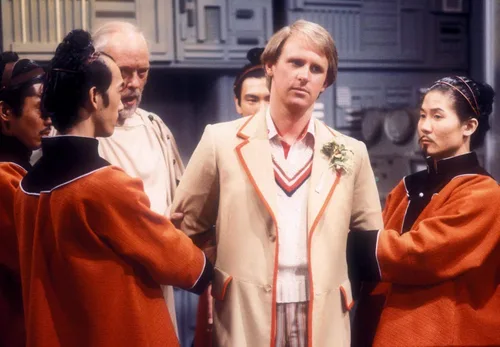 Vista 2 de Doctor Who - Fünfter Doktor - Vier vor Zwölf