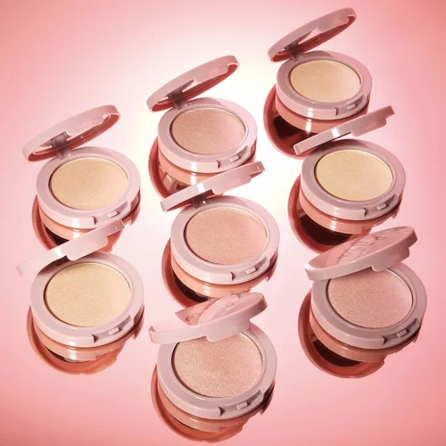 Vista 3 de Mally Beauty Positive Radiance Skin Perfecting Highlighter, fórmula luminosa en polvo líquido, rosa perlado