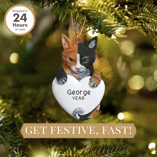 Vista 2 de Adorno personalizado de gato calicó 2026 Adornos de Navidad para mascotas grabados con láser las 24 horas Regalo de recuerdo de corazón