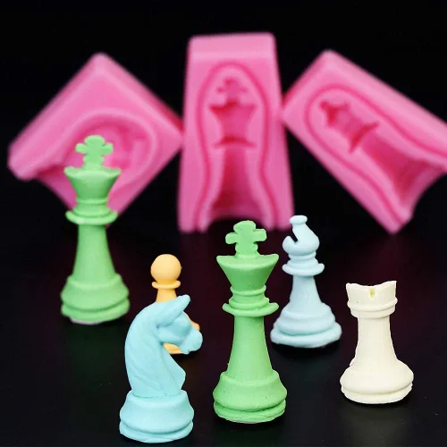 Vista 4 de Juego de 6 piezas de ajedrez internacional 3D Kit de moldes de caramelo de chocolate, herramienta de decoración de fondant de silicona de ajedrez