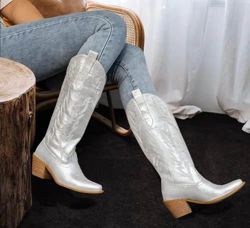Vista 6 de GOSERCE Botas vaqueras altas hasta la rodilla para mujer, botas vaqueras altas bordadas, estilo occidental, punta puntiaguda, bloque medio, tacón