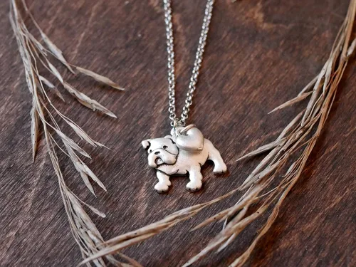 Vista 2 de English Bulldog Charm Necklace Bull Dog Pet Lover Gift Silver Metal with Heart Pendant on a Chain Ladies I Love Dawgs Short Hair