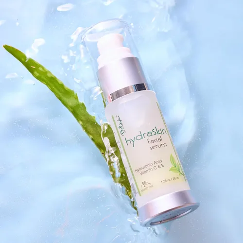 Vista 4 de Deluvia Suero de vitamina C para cara, suero facial de ácido hialurónico, suero hidratante con vitamina E hidratante y aloe vera orgánico