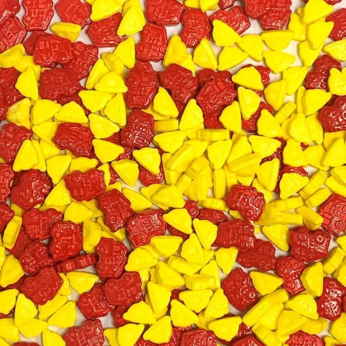 Vista 3 de COOL MOM SPRINKLES Bombero de bomberos con sombrero duro para pasteles (4 onzas) – Gránulos temáticos de bombero para decorar pasteles, cupcakes