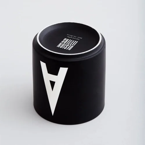 Vista 4 de Design Letters Taza de café con inicial A-Z Taza de café de Navidad con monograma para hombres, mujeres, tazas de porcelana de 11 onzas, taza