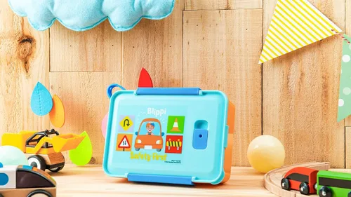 Vista 10 de Zak Designs Blippi Caja Bento de plástico reutilizable con sello a prueba de fugas, asa de transporte, ventilación de vapor para microondas